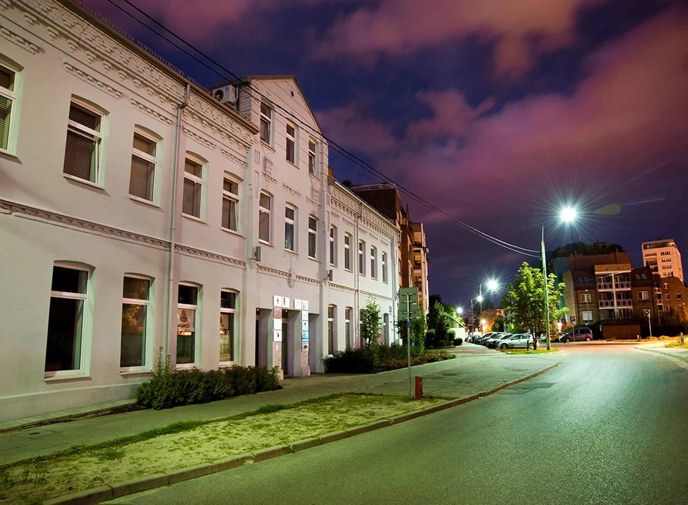 odrestaurowana kamienica brukowa 28